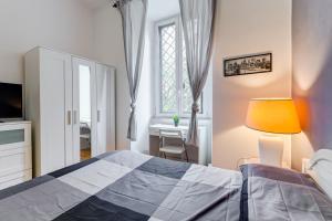 Colors & Culture near Colosseum