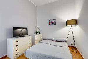 Colors & Culture near Colosseum