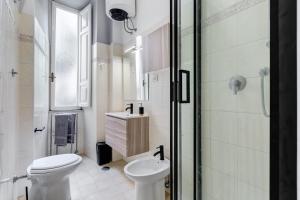 Colors & Culture near Colosseum