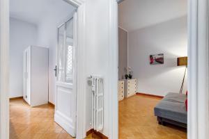 Colors & Culture near Colosseum