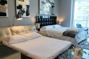 Amazing Studio Located in Upscale-Prime Location. Walking Distance to Restaurant
