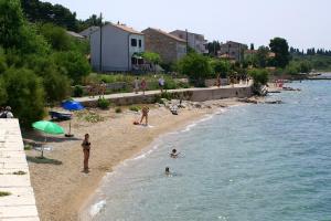 Apartments by the sea Sepurine, Prvic - 4237