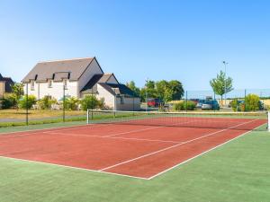 Maisons de vacances Holiday Home with garden and terrace : photos des chambres