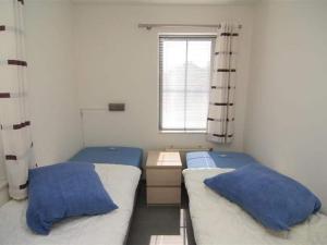 Chalet in Texel by Dunes and Water