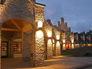 Chalet in Texel by Dunes and Water