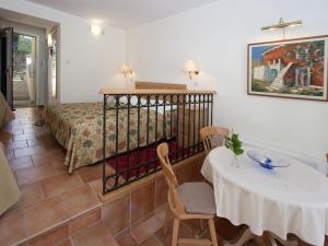 Luxury apartment with a microwave, 2 5km from historic Porec