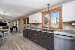 Lakeside Getaway with Hot Tub