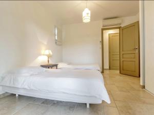 Appartements Gorgeous Apartment in Montauroux with Pool : photos des chambres