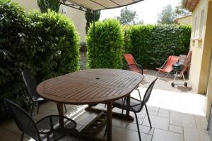 Appartements Gorgeous Apartment in Montauroux with Pool : photos des chambres