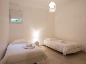 Gorgeous Apartment in Montauroux with Pool