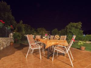 Holiday Home Gri ane with Pool near Beach