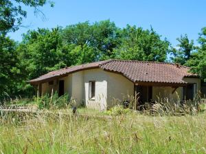 Maisons de vacances Cozy house with covered terrace : photos des chambres