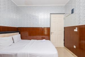 Alfa Guesthouse Serpong Mitra RedDoorz