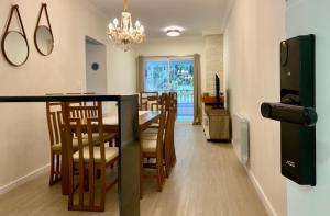 UM OÁSIS EM CAMPOS - Lindo e Novo Ap - Próx a Capivari e ao lado da Fonte Simão - com Varanda Gourmet, Lareira & Calefação - UNIDADE COM VISTA PRIVILEGIADA PARA A FONTE