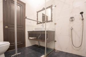 StayVista at Pine Estate with Outdoor Jacuzzi