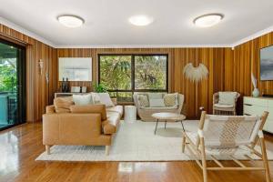 20 Steps - Beachfront Home - Stunning & Stylish - North of Byron