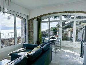 Panoramic Room in the vineyard,stunning views of lake and Alps