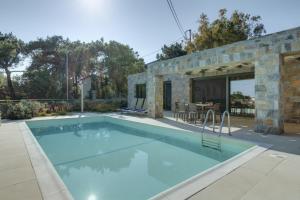 Ouzo Stone House 2 with private pool