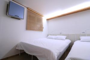 Phòng Cổ Điển Cho 4 Người (Classic Quadruple Room)