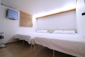 Phòng Cổ Điển Cho 4 Người (Classic Quadruple Room)