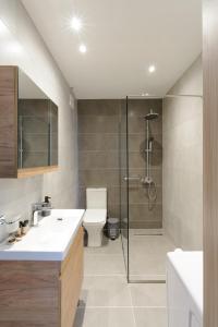 Zissis Suites Downtown Apartment