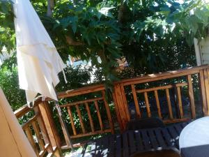 Maisons de vacances Bungalow de 3 chambres a Valras Plage a 600 m de la plage avec piscine partagee sauna et jardin amenage : photos des chambres