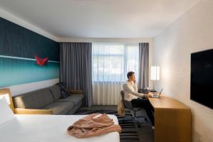 Hotels Novotel Lyon Bron Eurexpo : Chambre Standard avec Lit Double et 1 Canapé - Non remboursable