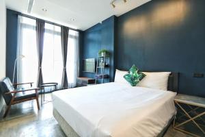 Phòng Deluxe Giường Đôi Có Ban Công (Deluxe Double Room with Balcony)