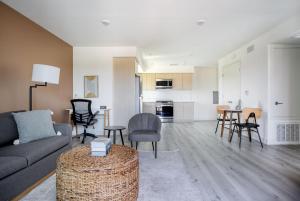 West LA 1br w gym wd nr shops dining 405 LAX-1104