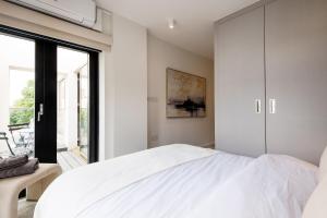 The Modern Glasshouse