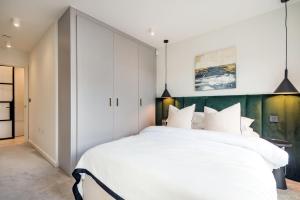 The Modern Glasshouse