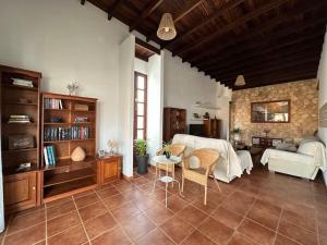 Private villa with pool in the mountains