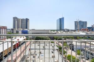 Downtown 1br w gym pool deck nr capitol ATX-192