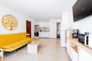 Las FLORITAS 23 Terrace and Swimming Pool