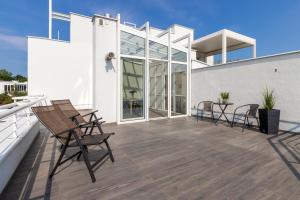 Orlowo Park - Spacious Apartment with Winter Garden by Noclegi Renters