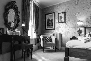 Hotels Logis Hotel De France : photos des chambres