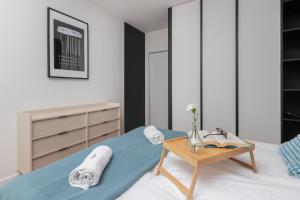 PowstaÅ„cÃ³w Warszawskich Stylish Apartment with Balcony GdaÅ„sk by Renters Prestige