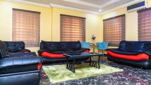Impeccable 2-Bed Apartment in Accra