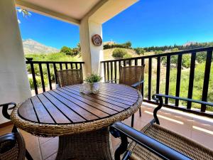 Beautiful apartment with pools, playground and paddle tennis - Family friendly and near Vithas Hospital - Free parking in garage