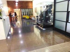 Stylish CBD Near Southern Cross with BalconyPOOLGYM