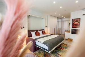 Ultracentral Studio: Explore the City in Style