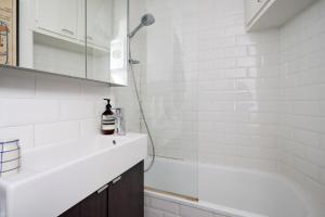 Appartements One-bedroom near Trocadero in Paris 16th - Welkeys : photos des chambres