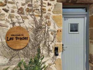 Maisons de vacances Les Prades @ Saint Martin de Fressengeas France : photos des chambres