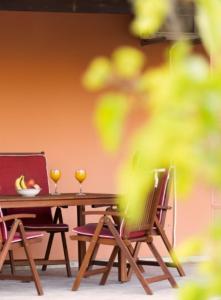 Lonelias Family Homes