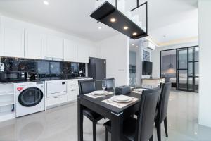 2bdr Apartment near Surin beach PALM-C302