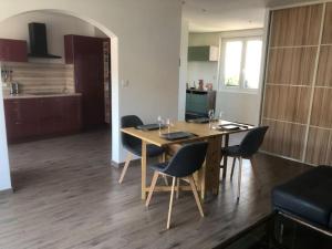 Appartements T2 neuf tout equipe de 65 m2 climatise + balcon : photos des chambres