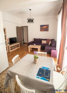 Explore Greece from Comfortable City Centre Apartment
