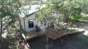 Nueces River Cabins-Elm Cabin