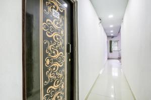 FabHotel Diamond Residency - Airport road