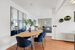 Icelands Biggest Mall at 8 Minute walk - Free parking